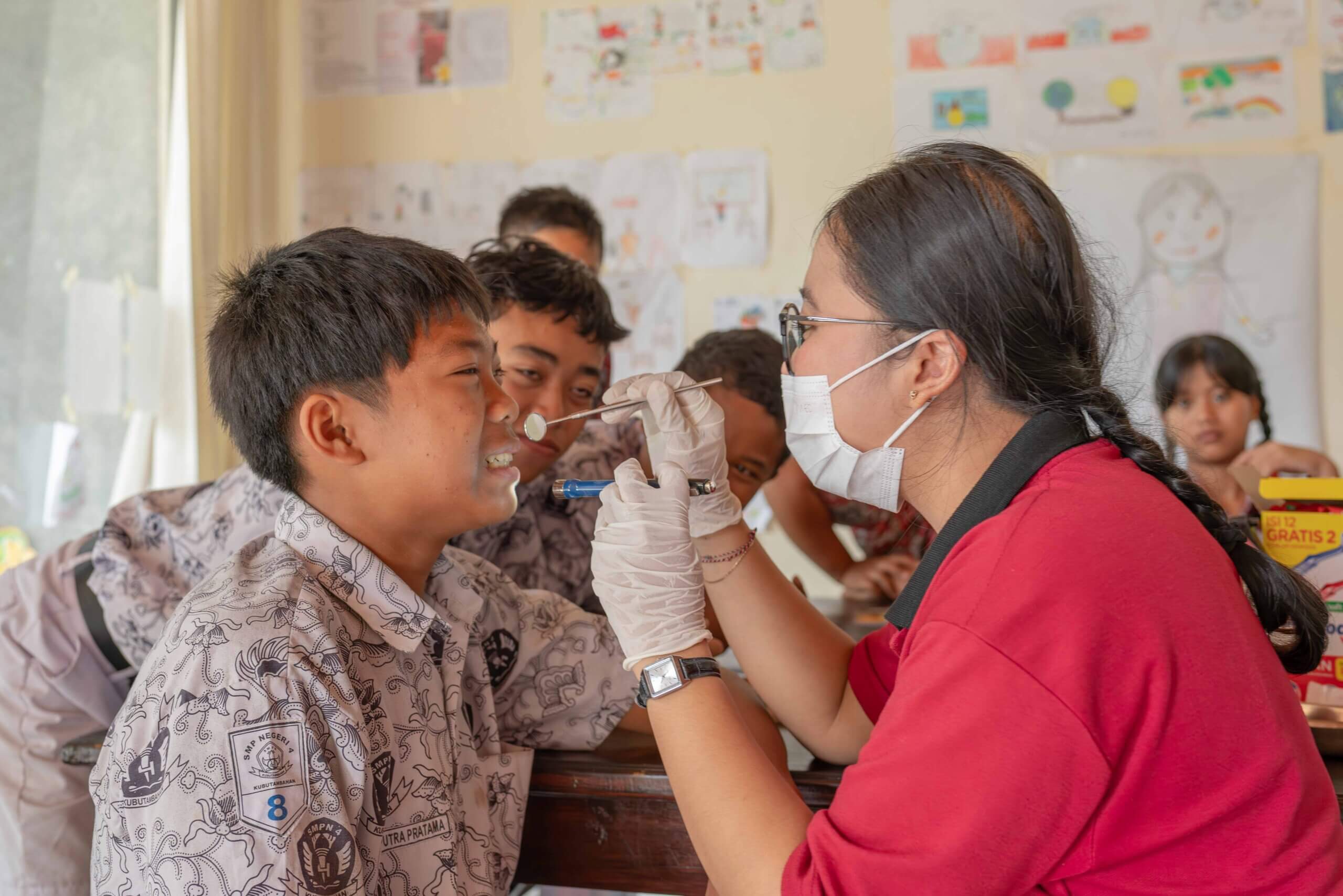 anak-aide-aux-enfants-d-indonesie-article-sante-checkup1